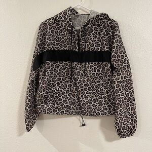 No Boundaries Leopard Pullover Windbreaker - Medium
